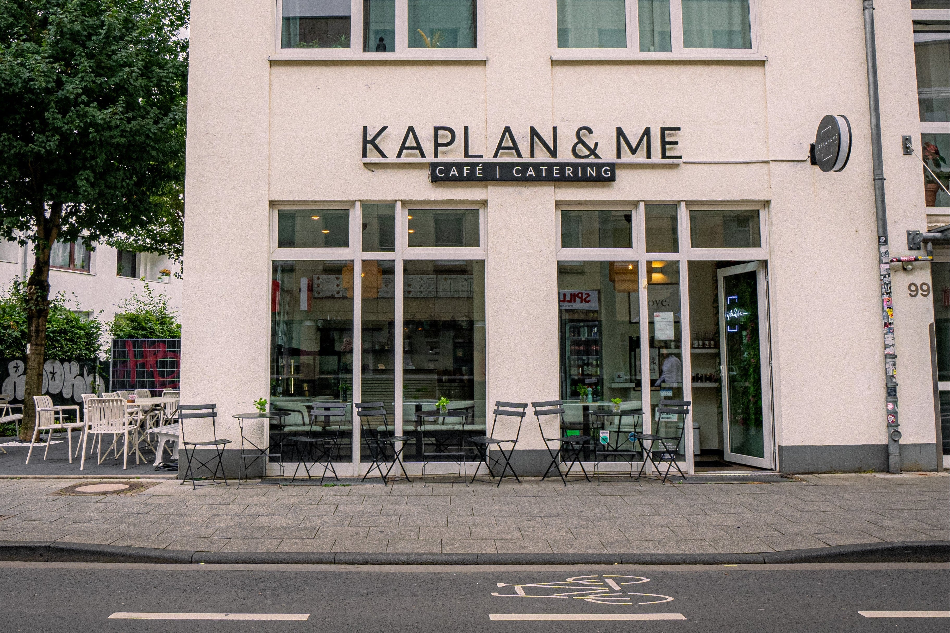 Aussenansicht kaplanandme Café Köln Zollstock