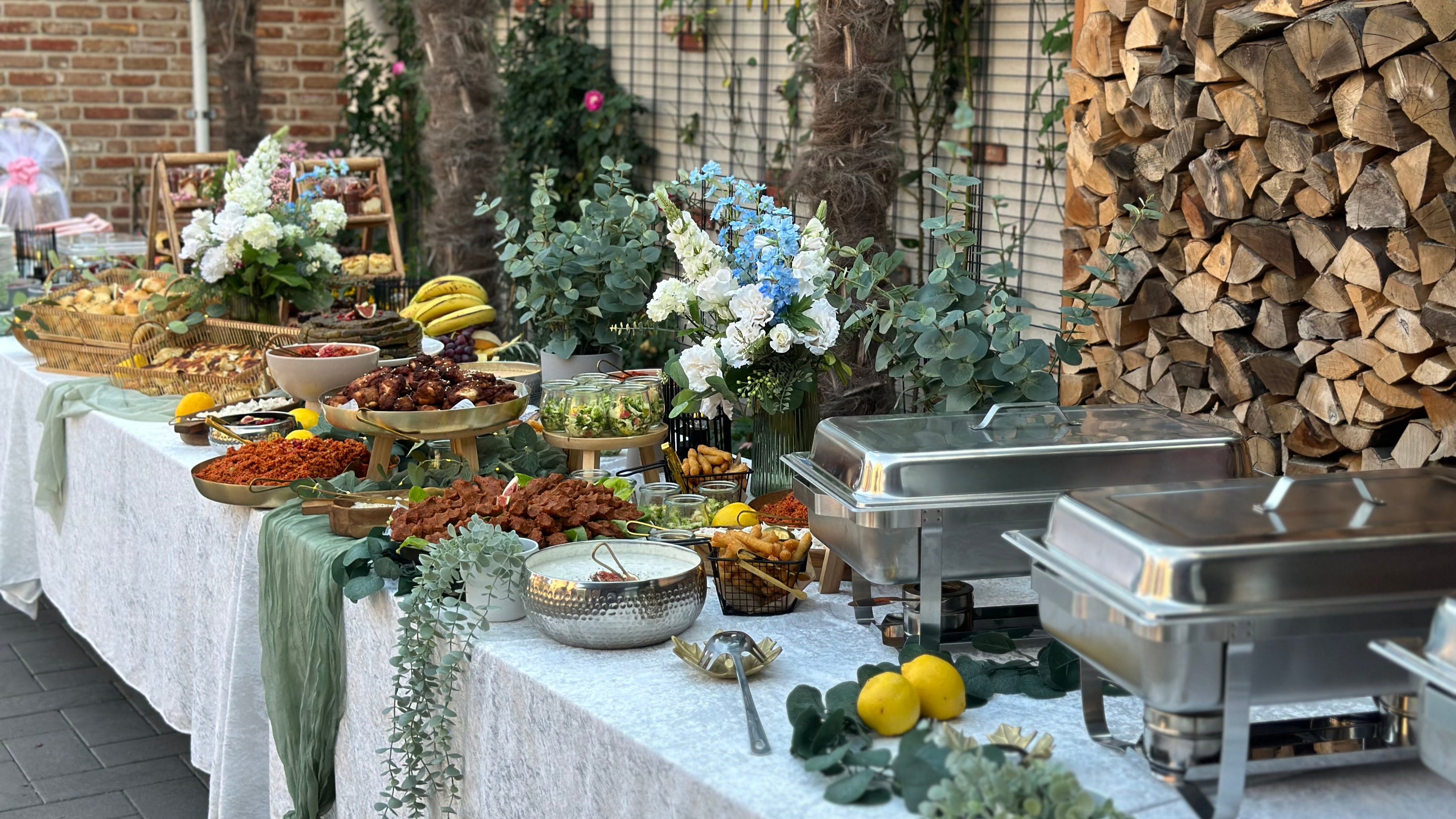 Vielfältiges Outdoor Buffet Event Catering Halal in Köln 